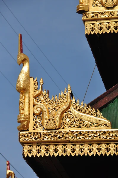 Прекрасная деталь пагоды Кьяк Хвав Вун в Тханьлине, Мьянма . — стоковое фото