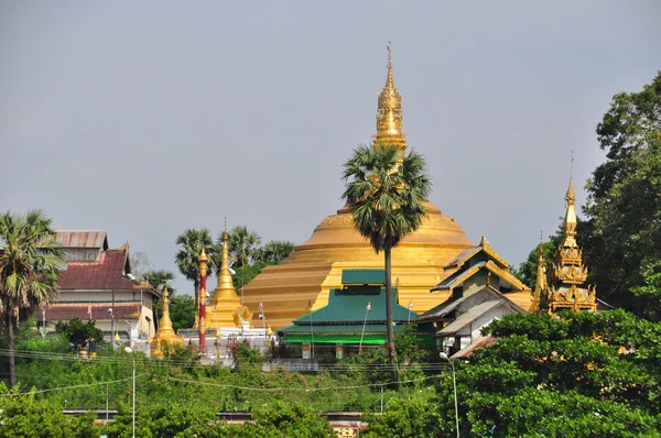 Hermosa pagoda Kyaik Hwaw Wun, Thanlyin, Myanmar . —  Fotos de Stock