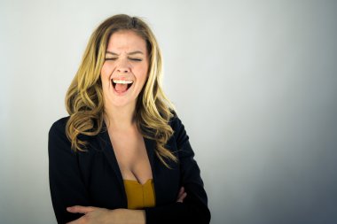 Kadın öfkeli çığlık