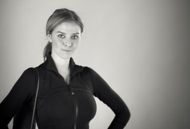 kadın kalça elleri ile 