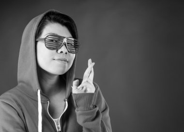 şans getirmesi için dua kadınla