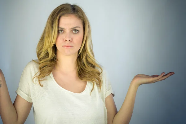 Woman presenting copy space with hand — Stock Photo, Image