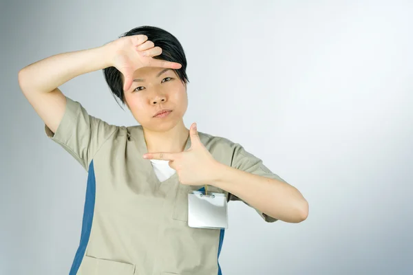 Woman framing focusing — Stock Photo, Image