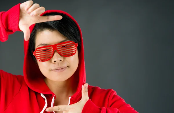 Woman framing focusing — Stock Photo, Image