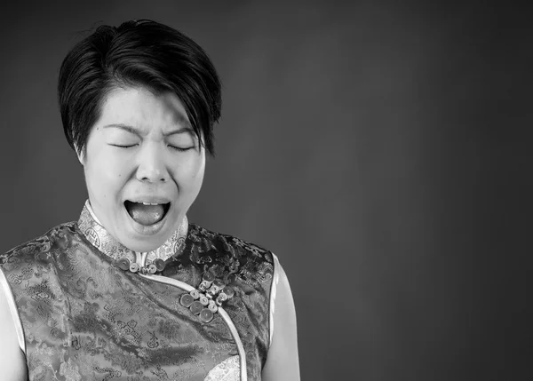 Mujer furiosa gritando — Foto de Stock