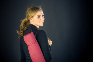 etrafında dönen kadın