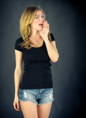 Kadın arıyorum ve bağırarak