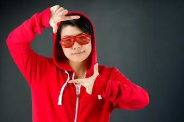 Kadın odaklanarak çerçeveleme