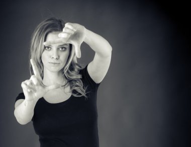 Kadın odaklanarak çerçeveleme