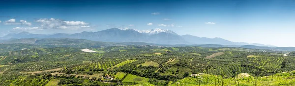 Vista Del Hermoso Paisaje Rural Con Montañas Contra Cielo — Foto de Stock