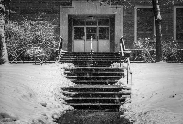 Vista Della Scala Vuota Con Neve Nella Stagione Invernale — Foto Stock