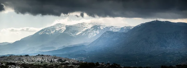 Vista Panorâmica Paisagem Nublada Sobre Montanha — Fotografia de Stock