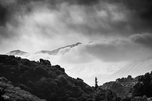 Vista Delle Nuvole Sulla Montagna — Foto Stock