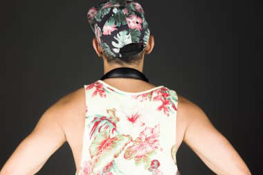 Kalça elleri ile model