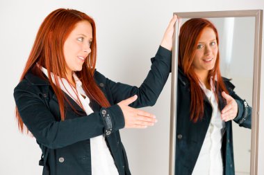 El sallamak ile modeli selamlar