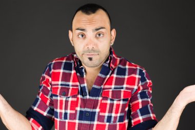 Modeli karışık kaybetti