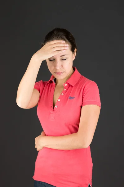 Modell leidet unter Kopfschmerzen — Stockfoto