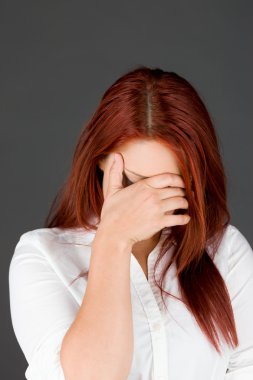 Utanç gizleme yüz el model