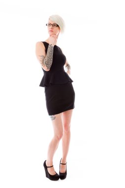 Çene üzerinde el ile modeli düşünme