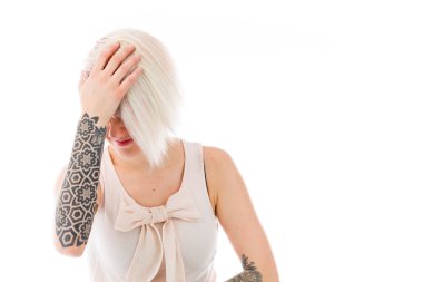 Utanç gizleme yüz el model