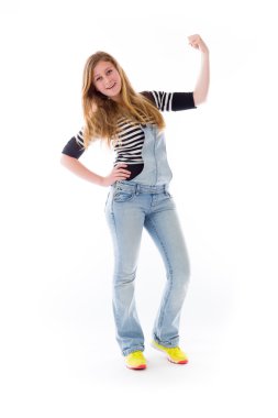 Güçlü model kol curl ile