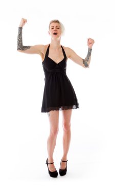 Yumruklar yukarı modeli ile çığlık