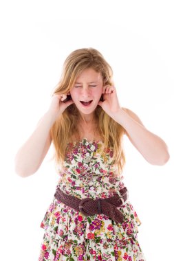 parmak ile kulakları tıkalı modeli