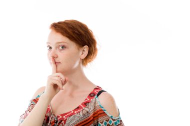 dudaklarında parmak ile model