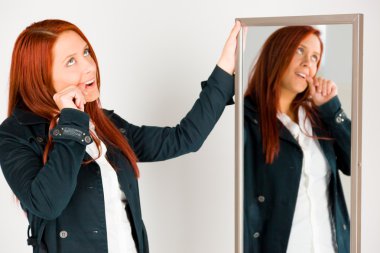 Gergin modeli parmak tırnak ısırma