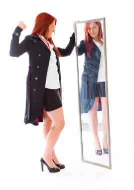 Güçlü model kol curl ile