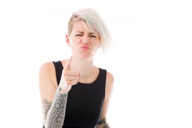 Modeli azarı parmak ile