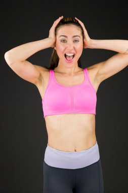 Stresli modeli saç çekerek