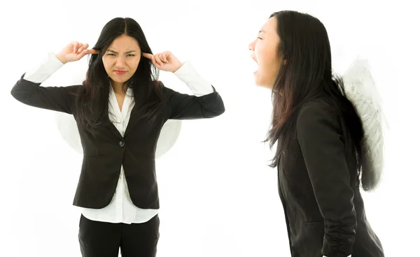 एशियन युवा व्यवसाय महिला पांढरा पार्श्वभूमीवर वेगळे दुसर्या वर ओरडत देवदूत म्हणून कपडे घातले — स्टॉक फोटो, इमेज