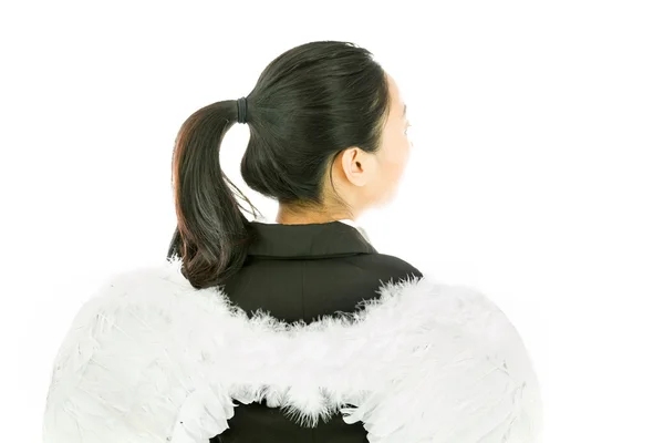 Visão traseira do lado do anjo de um dia de mulher de negócios asiática jovem sonhando isolado no fundo branco — Fotografia de Stock
