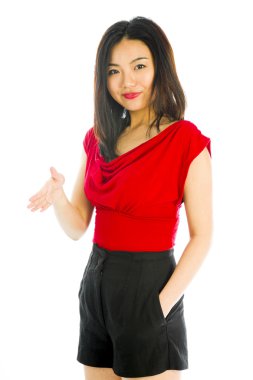 genç kadın el el sıkışması için sunan