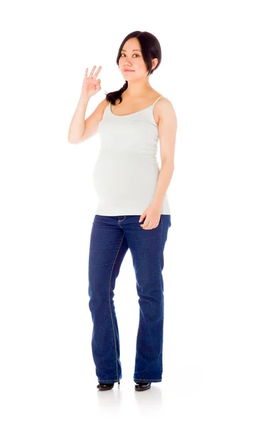 Mujer embarazada haciendo gestos signo ok — Foto de Stock