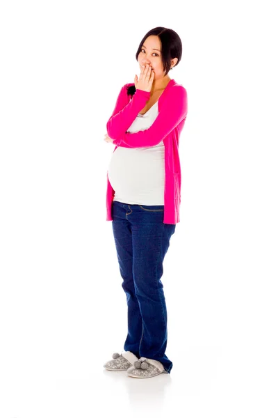 Mujer embarazada cubriendo la boca debido a un error — Foto de Stock