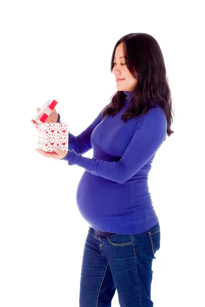 Mulher grávida com presente Imagem De Stock