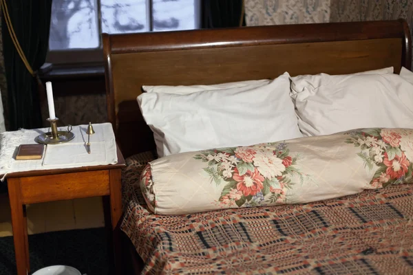 Pillows on bed in the bedroom — Stock Photo, Image