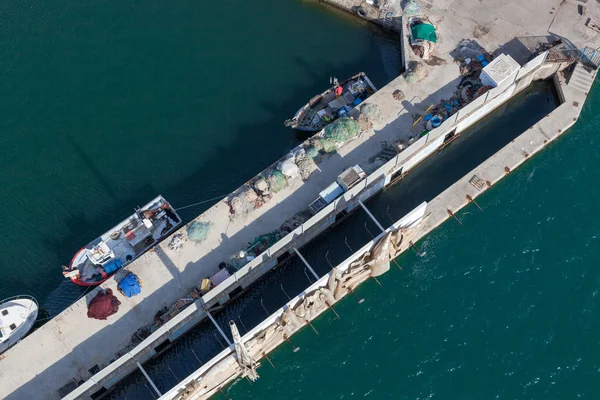 Boten bij dock in Barcelona — Stockfoto