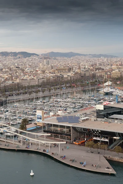 Vista aérea de Port Vell, Barcelona, Cataluña, España — Foto de Stock