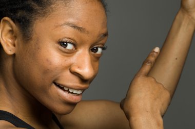 Parmakları ile işaret modeli