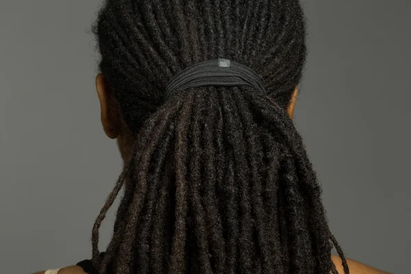 モデルの黒ドレッドヘア — ストック写真