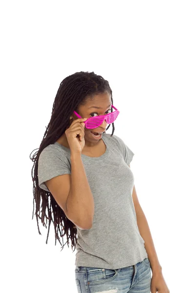 Model nosi różowe okulary — Zdjęcie stockowe