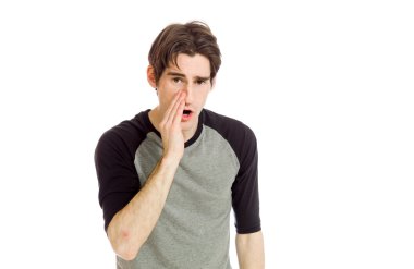 Modeli konuşuyor ya da bağırarak