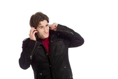 Parmak tarafından kulakları tıkalı modeli