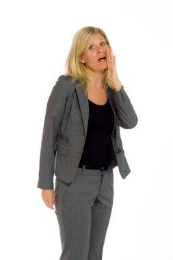 Konuşmak veya sesle bağırarak model