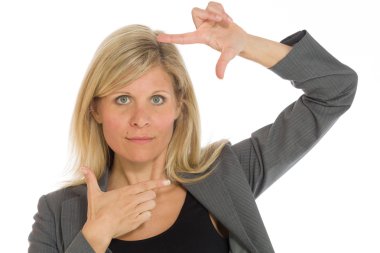 modeli çerçeveleme parmak ile