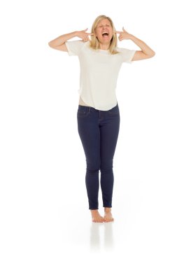 Parmak tarafından kulakları tıkalı modeli