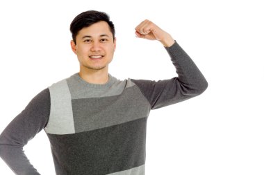 Güçlü kol curl ile model